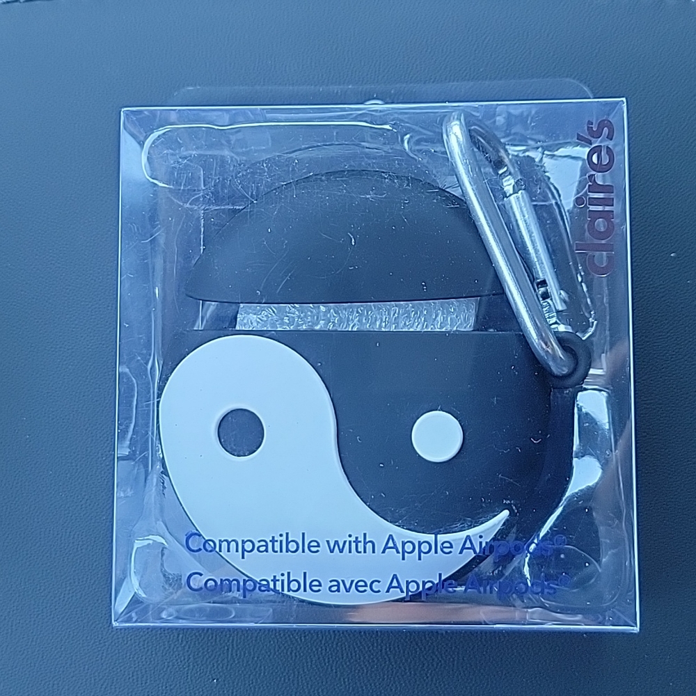Earbud YingYang Case Holder